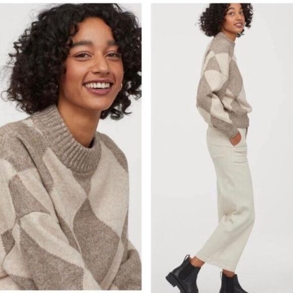 ✨ H&m Taupe/Cream/Beige Sweater✨ - Picture 1 of 9